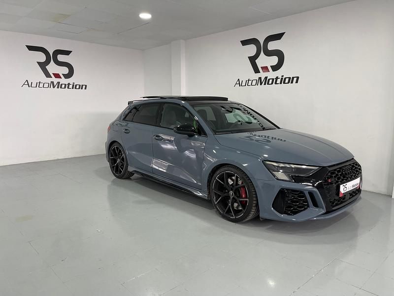 Usado Audi RS3 Sportback 400 CV (294 kW) 2023 Gris Utilitario