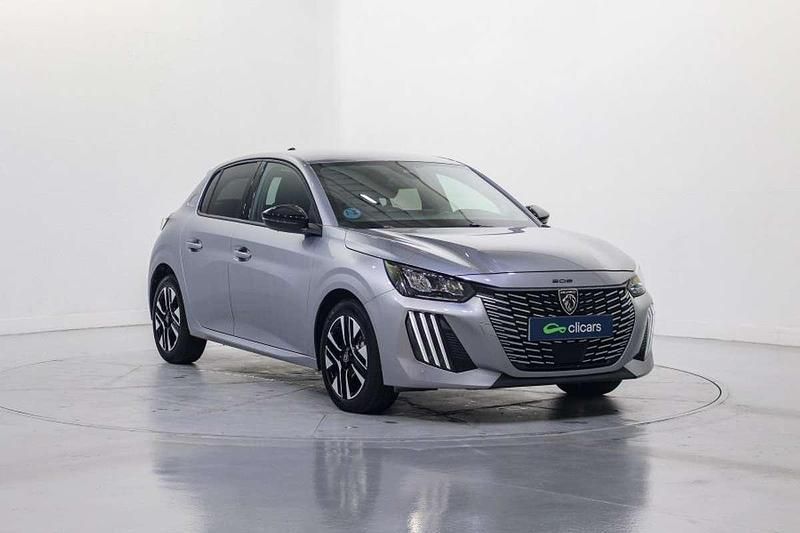 Usado Peugeot 208 Allure 102 CV (75 kW) 2025 Plateado Utilitario