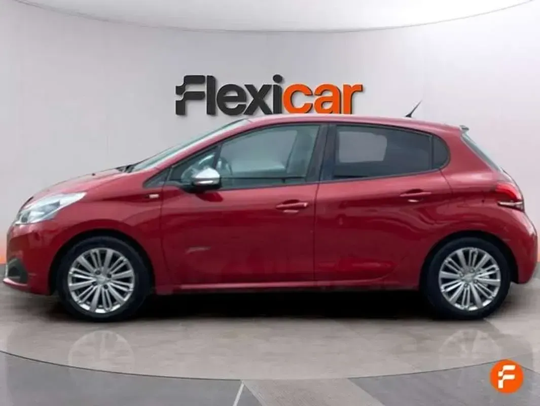 Usado Peugeot 208 Access 82 CV (60 kW) 2017 Rojo Utilitario