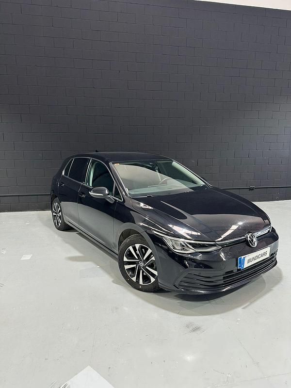 Usado VW Golf VIII Life 150 CV (110 kW) 2021 Gris Berlina