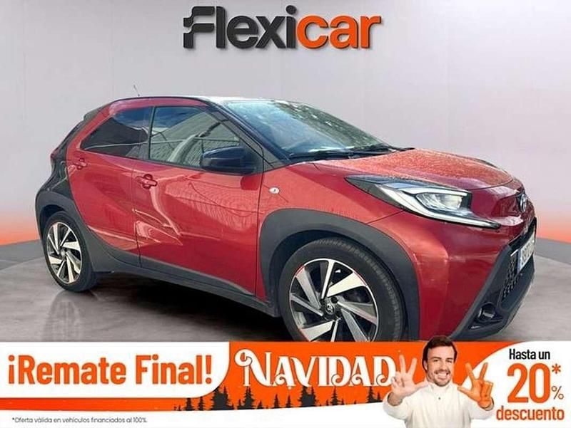 Rojo Usado 2022 Toyota Aygo X-play Utilitario | 13.990 € (Precio justo) - Imagen 1/4