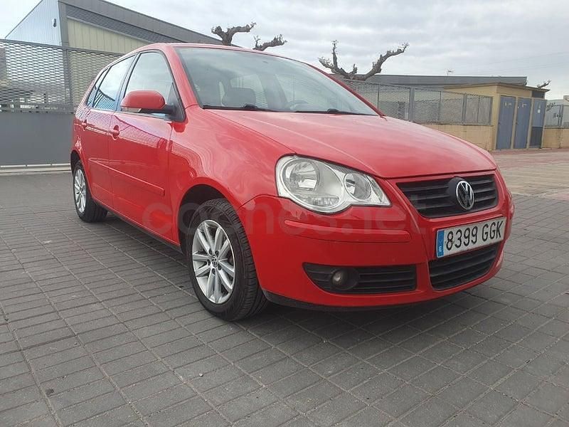 Usado VW Polo 80 CV (58 kW) 2008 Rojo Utilitario