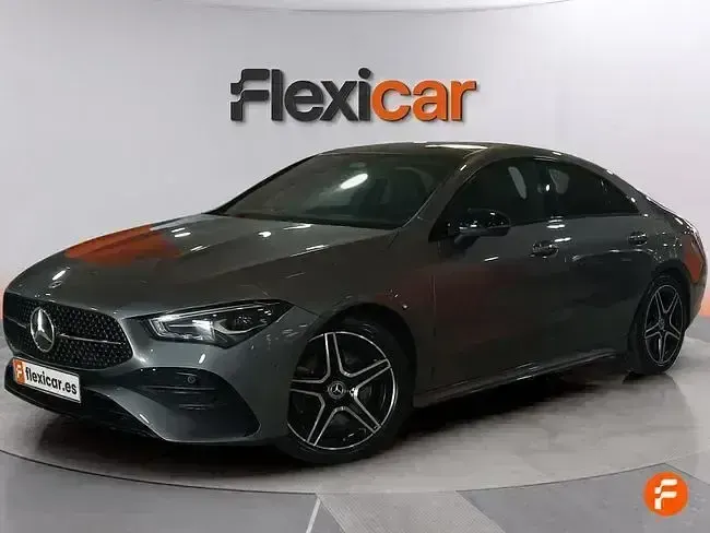 Usado Mercedes CLA220 190 CV (139 kW) 2025 Gris Berlina