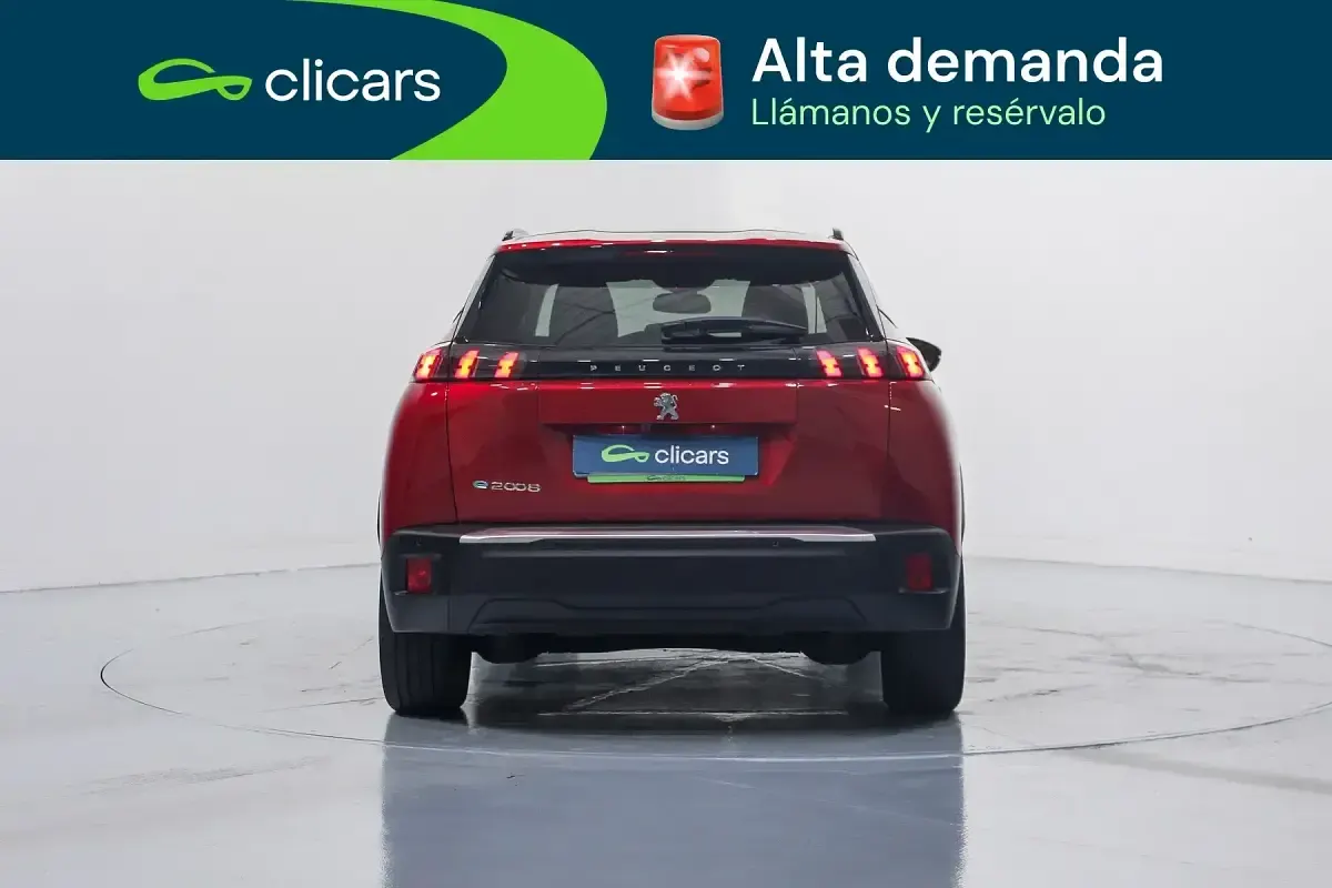Usado Peugeot e-2008 Allure 100 kW (136 CV) 2021 Rojo SUV