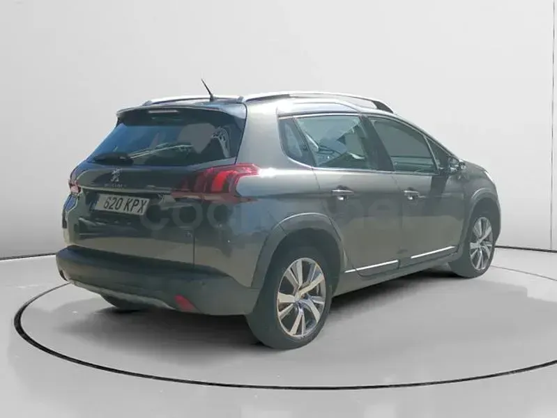 Usado Peugeot 2008 Allure 130 CV (95 kW) 2018 Gris / plata SUV