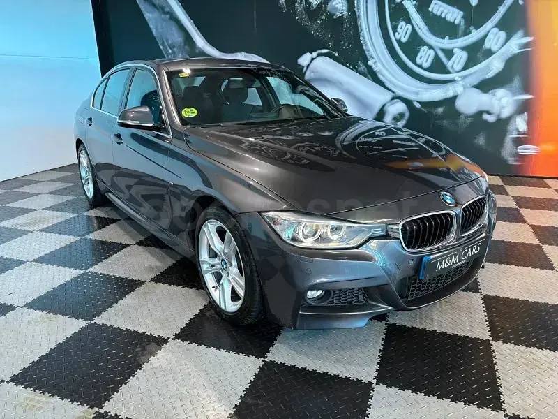 Usado BMW 318 Comfort Edition 143 CV (105 kW) 2015 Gris / plata Berlina