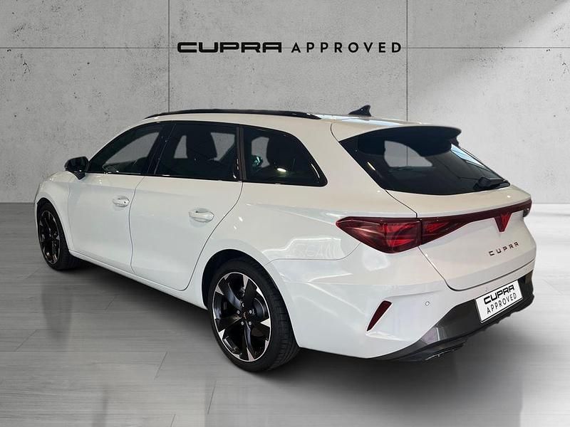 Usado Cupra Leon 150 CV (110 kW) 2024 Blanco Familiar