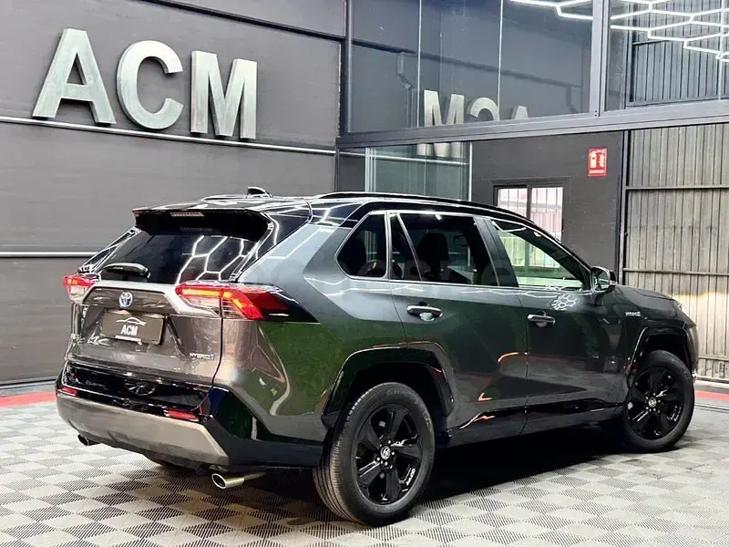 Usado Toyota RAV4 Hybrid Edition 222 CV (163 kW) 2021 Gris / plata SUV