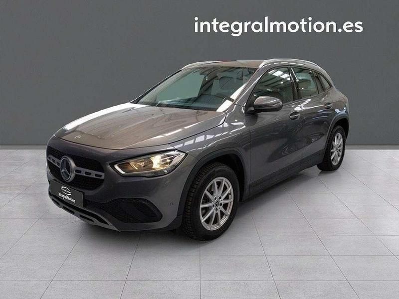Gris Usado 2020 Mercedes GLA180 Business SUV | 25.490 € - Imagen 1/4