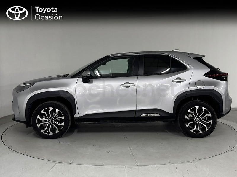 Usado Toyota Yaris Cross Active 116 CV (85 kW) 2022 Gris / plata SUV