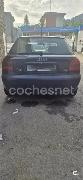 Usado Audi A3 Ambition 110 CV (80 kW) 2000 Azul Utilitario