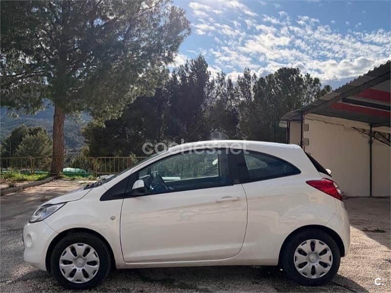 Usado Ford Ka Titanium 69 CV (50 kW) 2015 Blanco Berlina