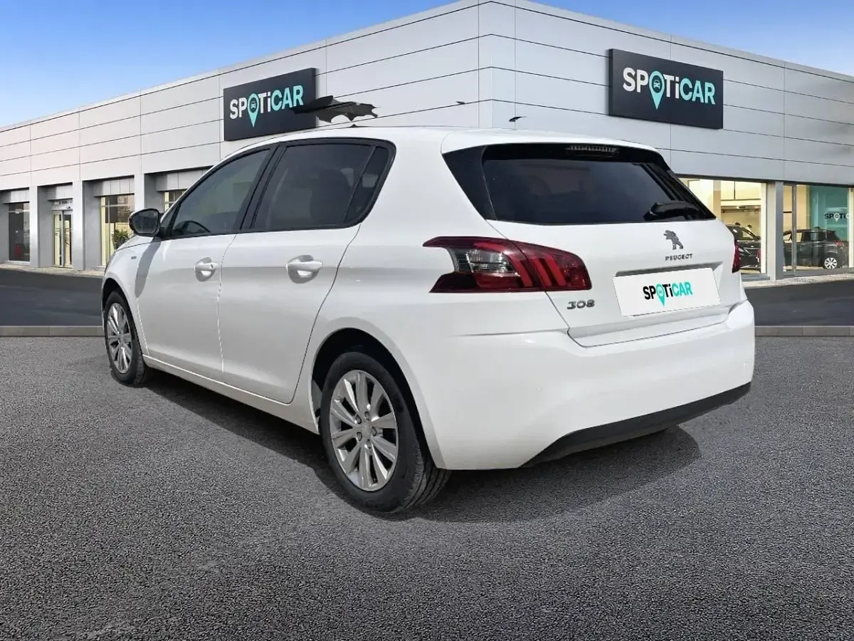 Usado Peugeot 308 Style 110 CV (80 kW) 2019 Blanco Berlina