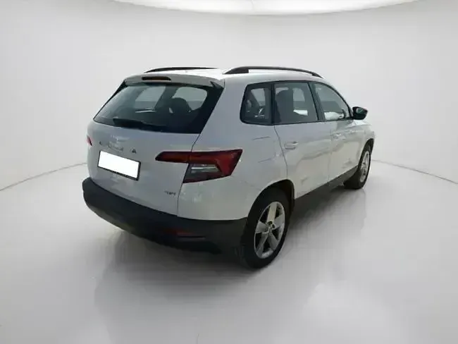 Usado Skoda Karoq Ambition 150 HP (110 kW) 2020 Branco SUV