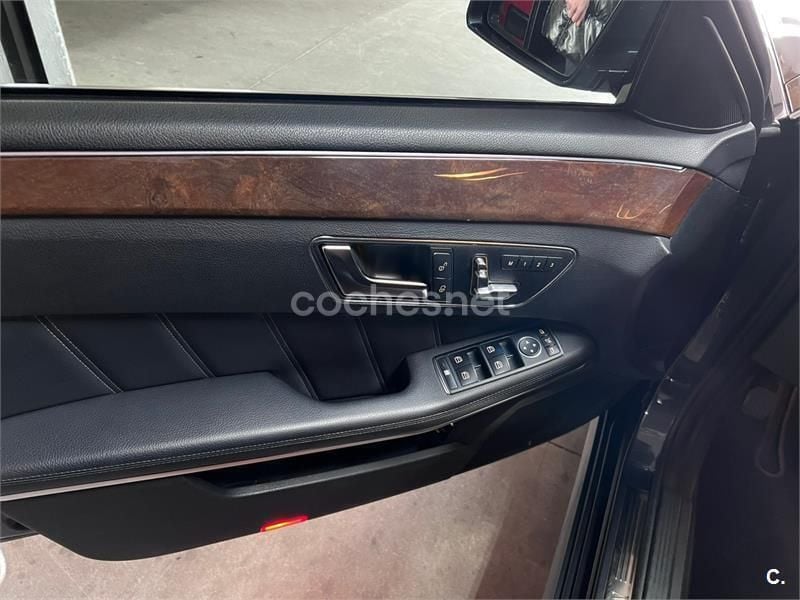 Usado Mercedes E250 204 CV (150 kW) 2015 Gris / plata Berlina