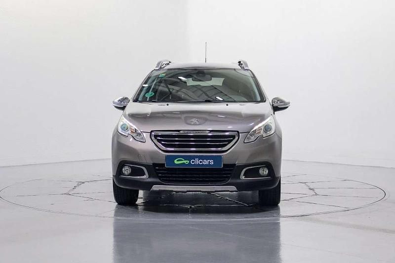Usado Peugeot 2008 Allure 120 CV (88 kW) 2015 Gris SUV