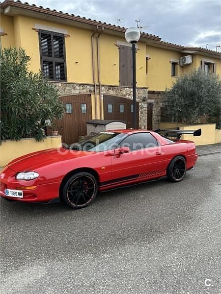 Usado Chevrolet Camaro 193 CV (141 kW) 2000 Rojo Coupe
