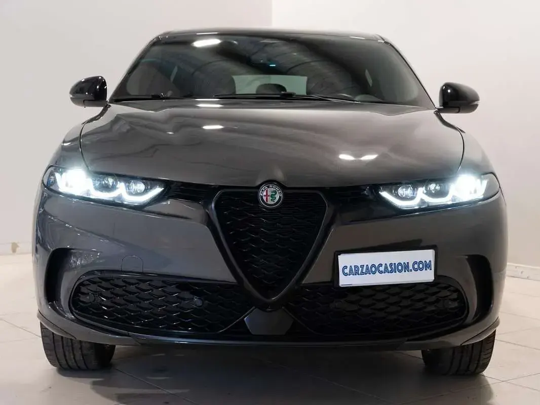 Usado Alfa Romeo Tonale Veloce 280 CV (205 kW) 2023 Gris SUV