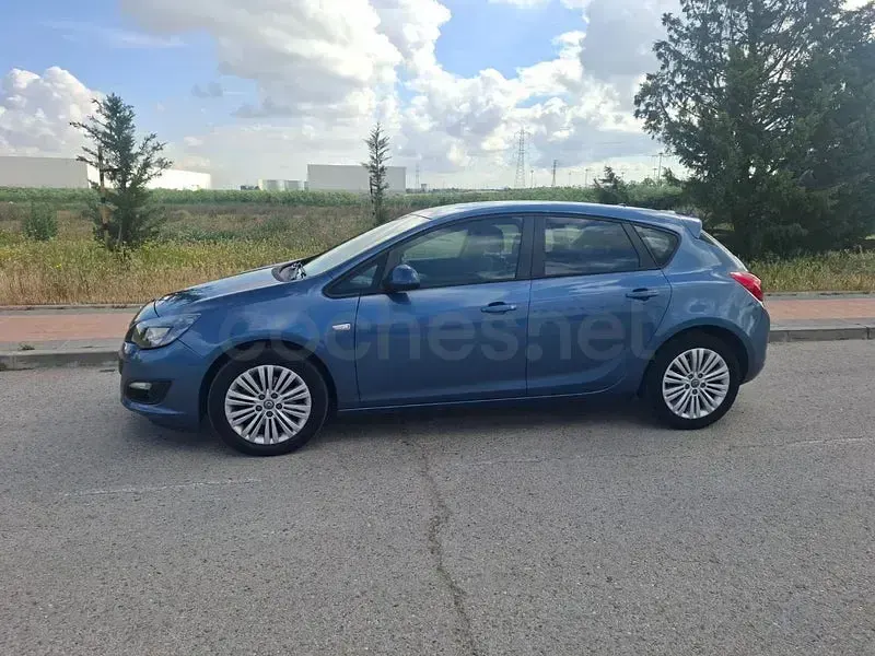 Usado Opel Astra Selective 110 CV (80 kW) 2016 Azul Berlina