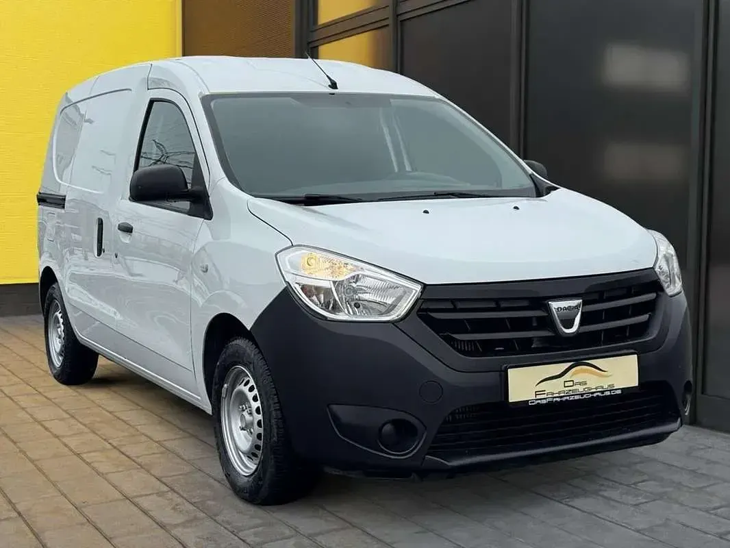 Usado Dacia Dokker 75 CV (55 kW) 2016 Blanco Monovolumen