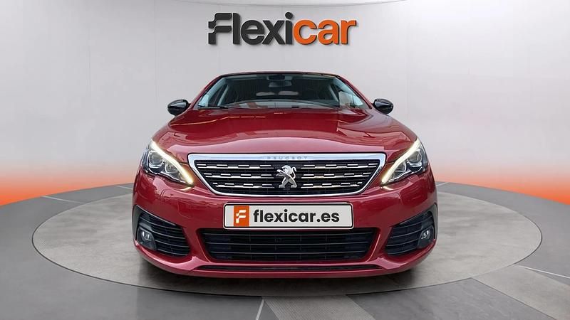 Usado Peugeot 308 Allure+ 131 CV (96 kW) 2019 Rojo Berlina