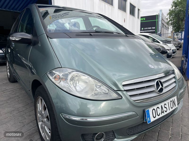 Usado Mercedes A150 95 CV (69 kW) 2005 Gris Monovolumen