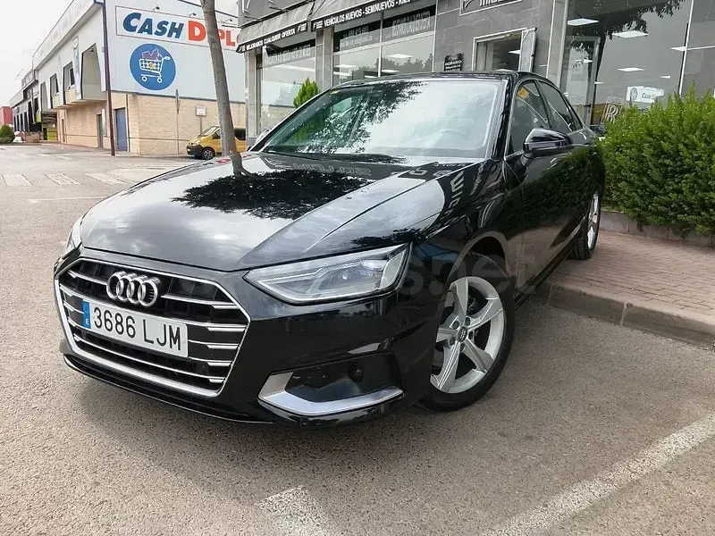 Usado Audi A4 Advanced Plus 136 CV (100 kW) 2020 Negro Berlina