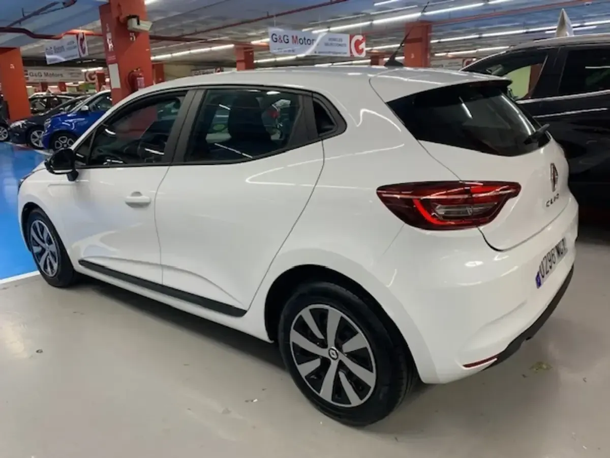 Usado Renault Clio Equilibre 101 CV (74 kW) 2023 Blanco Utilitario