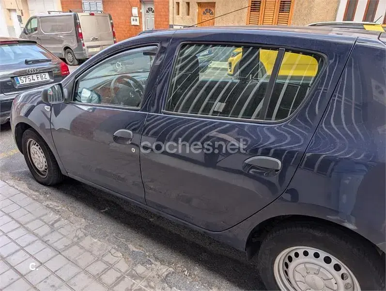 Usado Dacia Sandero Base 73 CV (53 kW) 2016 Azul Berlina