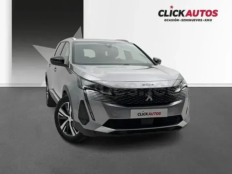 Usado Peugeot 5008 Allure 130 CV (95 kW) 2023 Gris / plata SUV