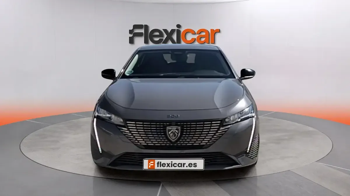 Usado Peugeot 308 Allure 131 CV (96 kW) 2024 Gris Berlina