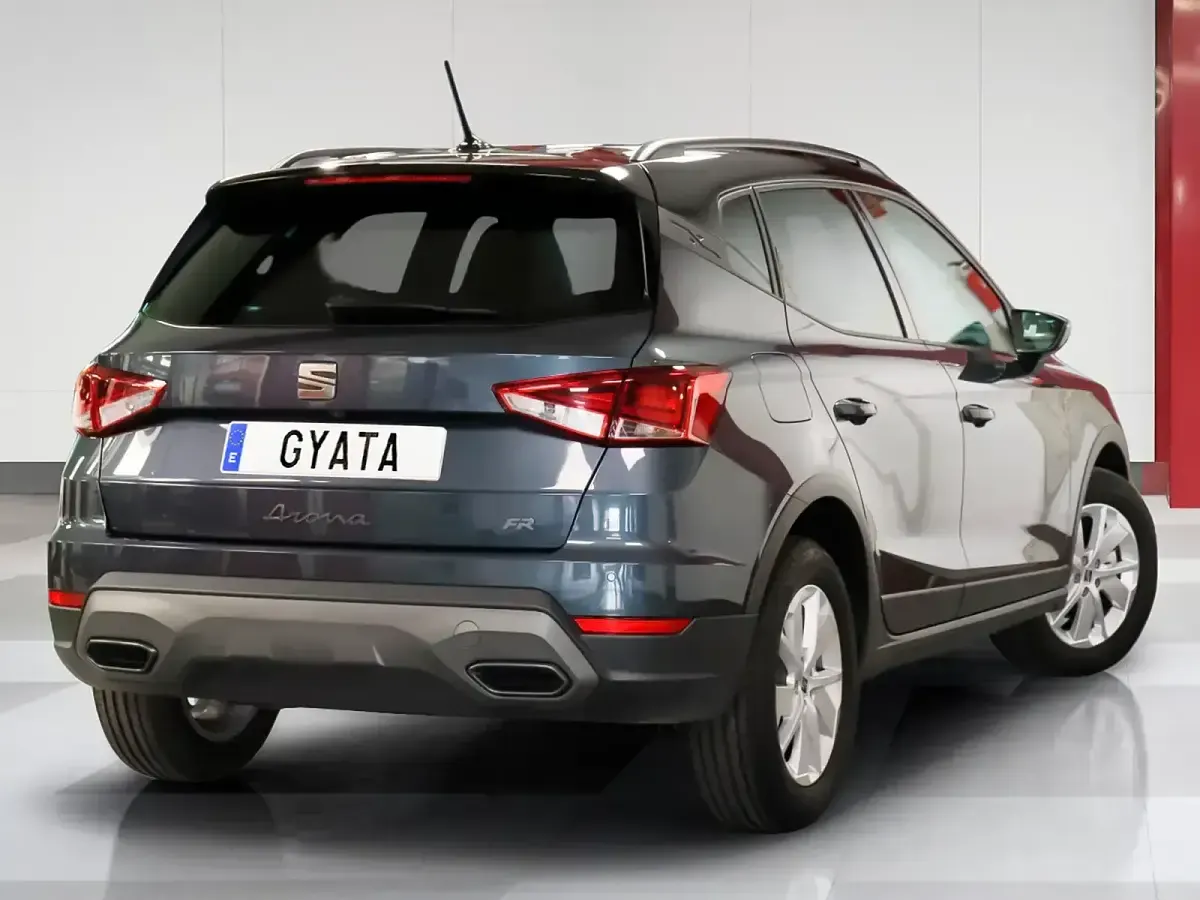 Usado Seat Arona FR 115 CV (84 kW) 2026 Gris SUV