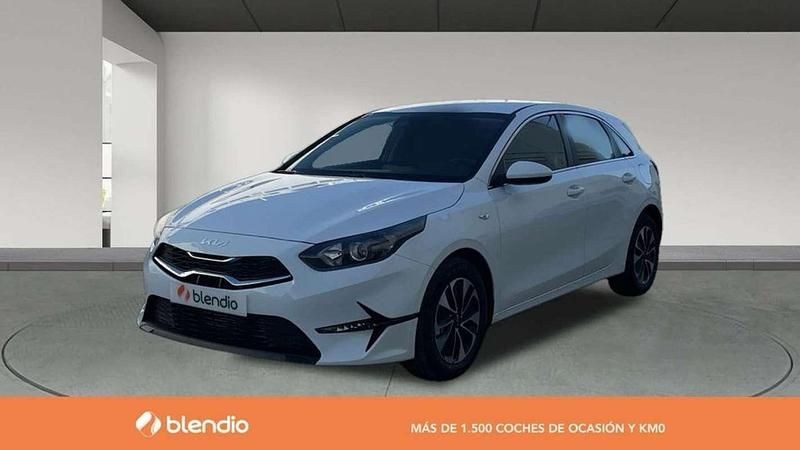 Blanco Usado 2025 Kia Ceed Utilitario | 20.990 € (Un poco caro) - Imagen 1/4