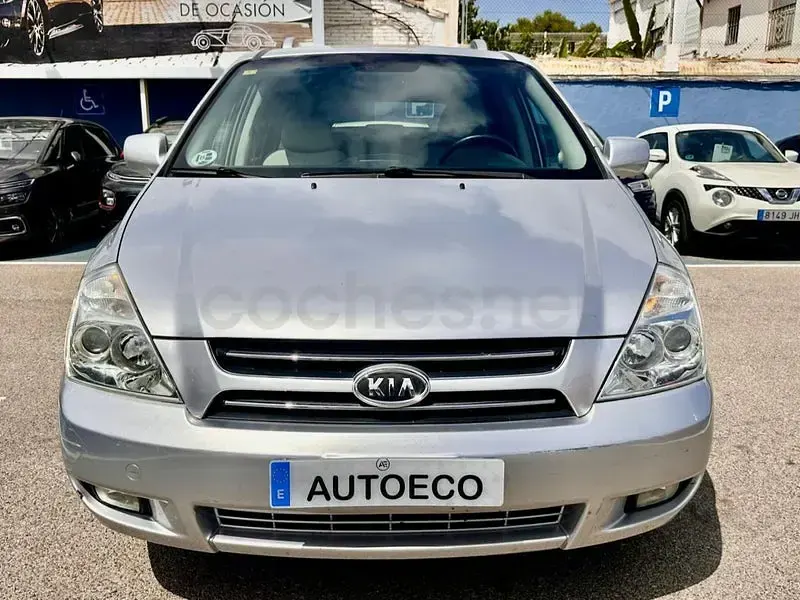 Usado Kia Carnival EX 185 CV (136 kW) 2006 Gris / plata Monovolumen