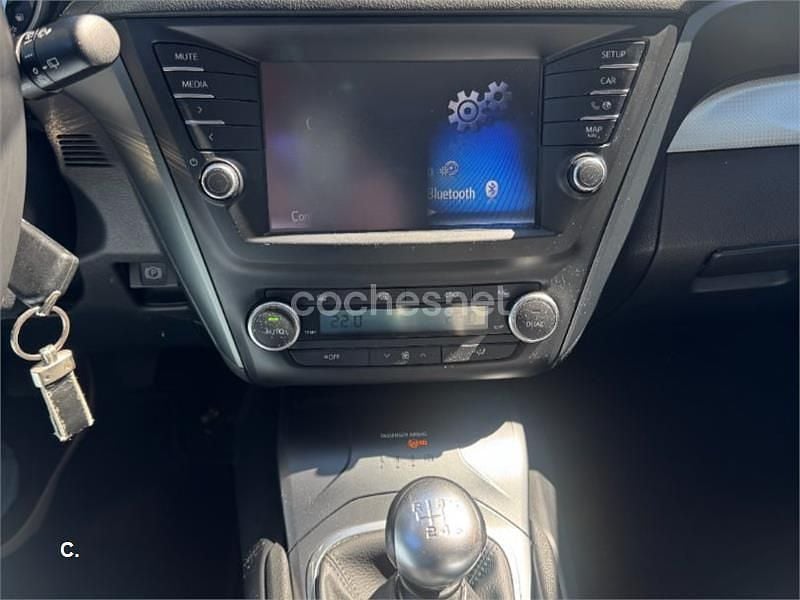 Käytetty Toyota Avensis Advance 143 HP (105 kW) 2017 Musta Farmari