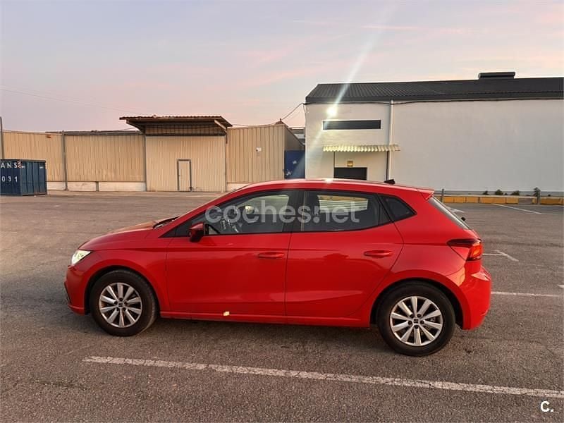 Usado Seat Ibiza Style Plus 110 CV (80 kW) 2022 Rojo Utilitario