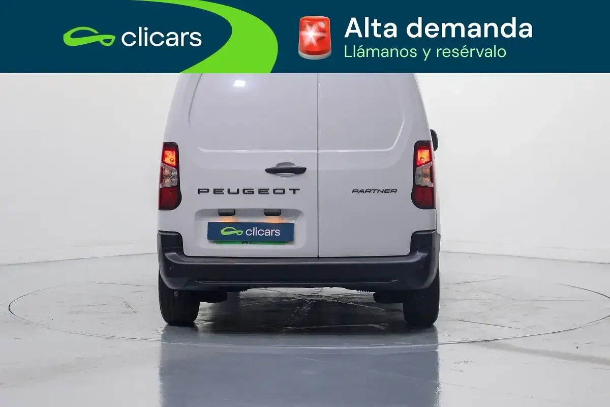 Usado Peugeot Partner S 100 CV (73 kW) 2024 Blanco Monovolumen