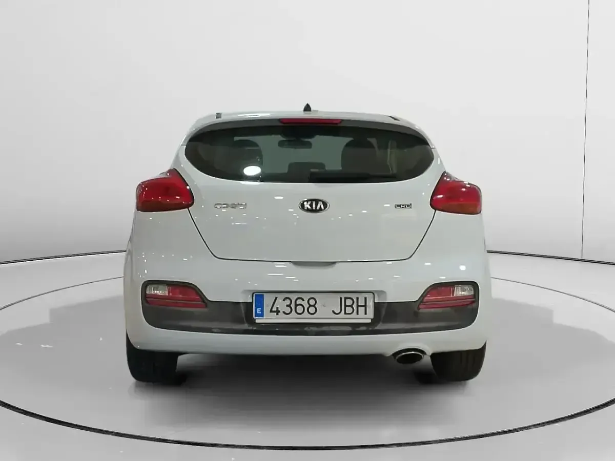 Usado Kia Ceed 110 CV (80 kW) 2014 Blanco Utilitario