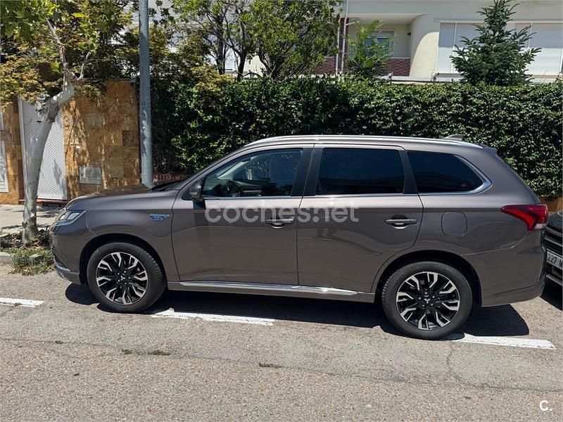 Marrón Usado 2018 Mitsubishi Outlander P-HEV SUV | 20.000 € (Precio justo) - Imagen 1/4