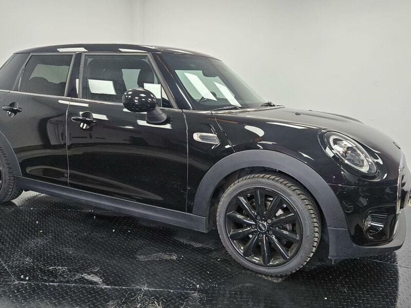 Usado Mini Cooper 136 CV (100 kW) 2018 Negro Utilitario