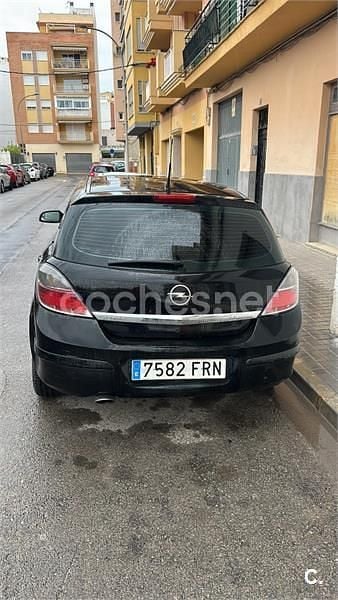 Usado Opel Astra Enjoy 105 CV (77 kW) 2007 Negro Berlina