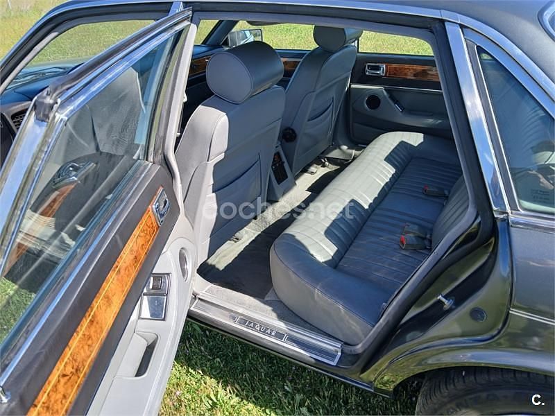 Usado Jaguar XJ6 Sovereign 200 CV (147 kW) 1991 Gris / plata Berlina