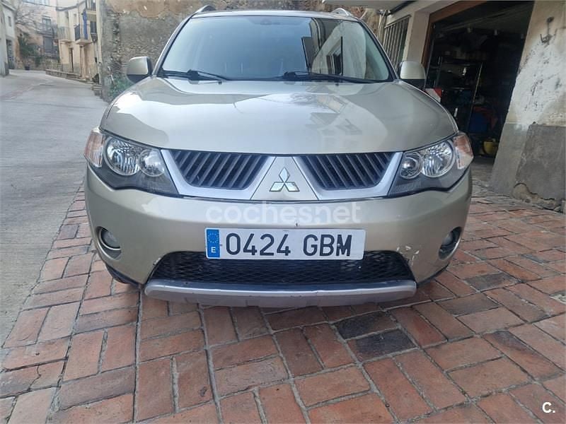 Usado Mitsubishi Outlander 140 CV (102 kW) 2008 Beige SUV