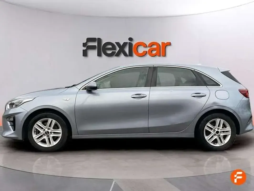 Usado Kia Ceed 101 CV (74 kW) 2021 Rojo Utilitario