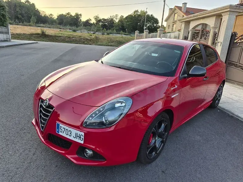 Usado Alfa Romeo Giulietta Sprint 105 CV (77 kW) 2015 Rojo Utilitario