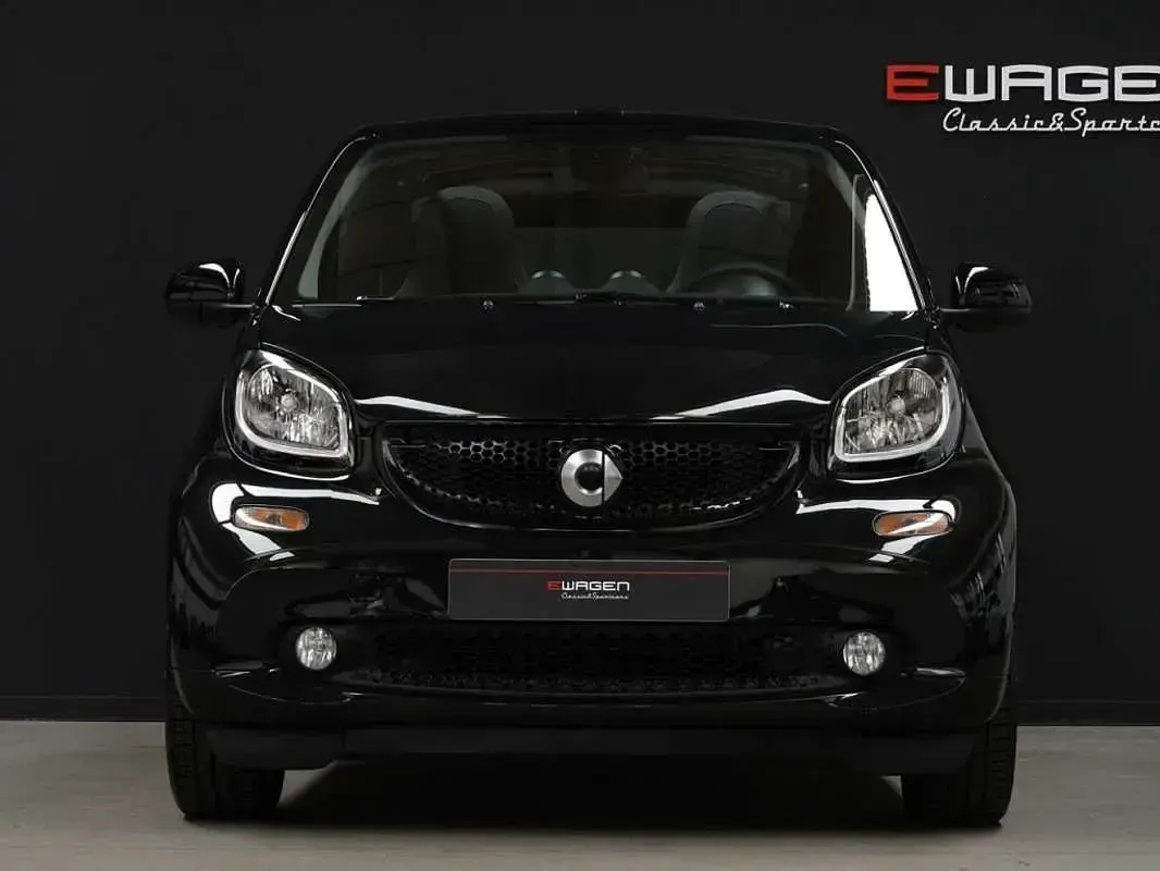 Usado Smart ForTwo Cabrio Prime 90 CV (66 kW) 2017 Negro Descapotable