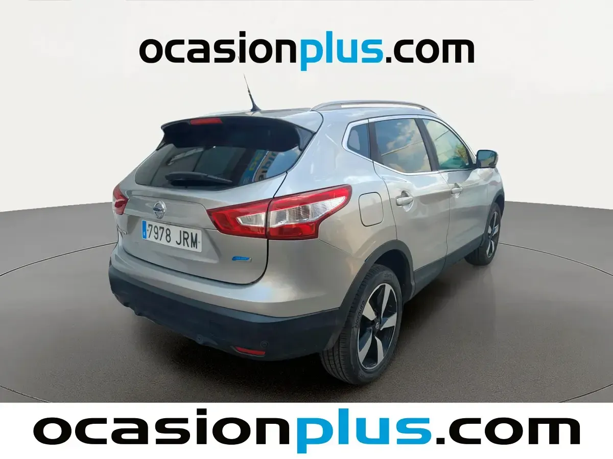 Usado Nissan Qashqai N-Connecta 110 CV (80 kW) 2016 Gris plata SUV
