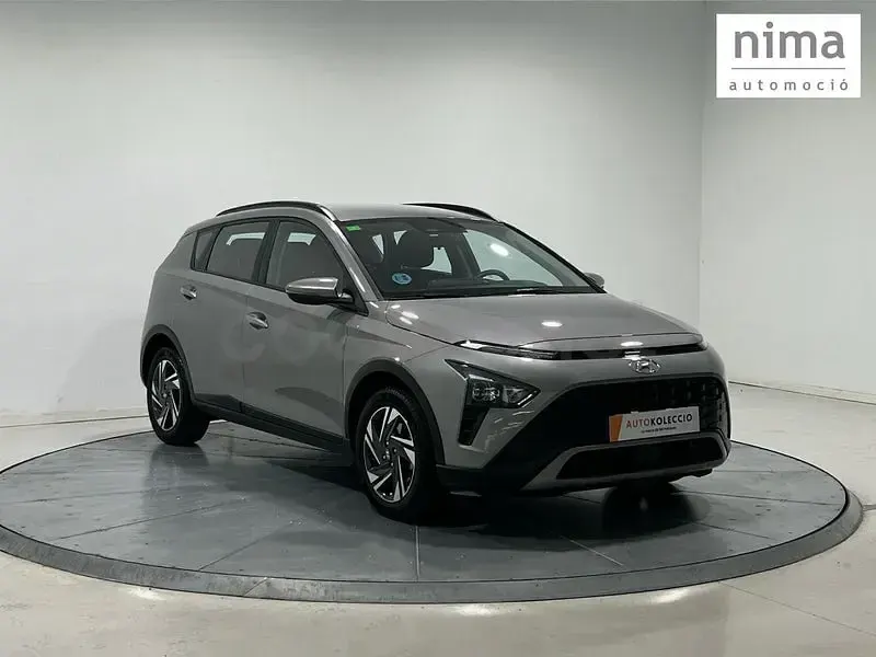 Usado Hyundai Bayon 84 CV (61 kW) 2022 Gris / plata SUV