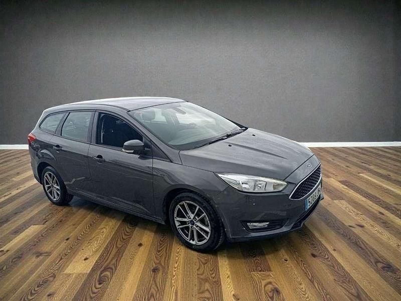 Usado Ford Focus Business Edition 125 CV (91 kW) 2016 Gris Familiar
