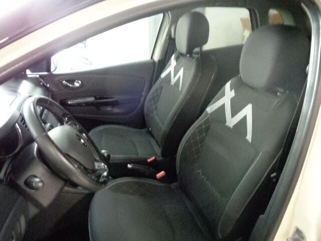 Usado Renault Captur Zen 90 CV (66 kW) 2015 Beige SUV